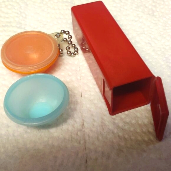 Vintage Tupperware Lipstick or Gum holder, Wonderlier Pill Bowls Keychain - Picture 16 of 16